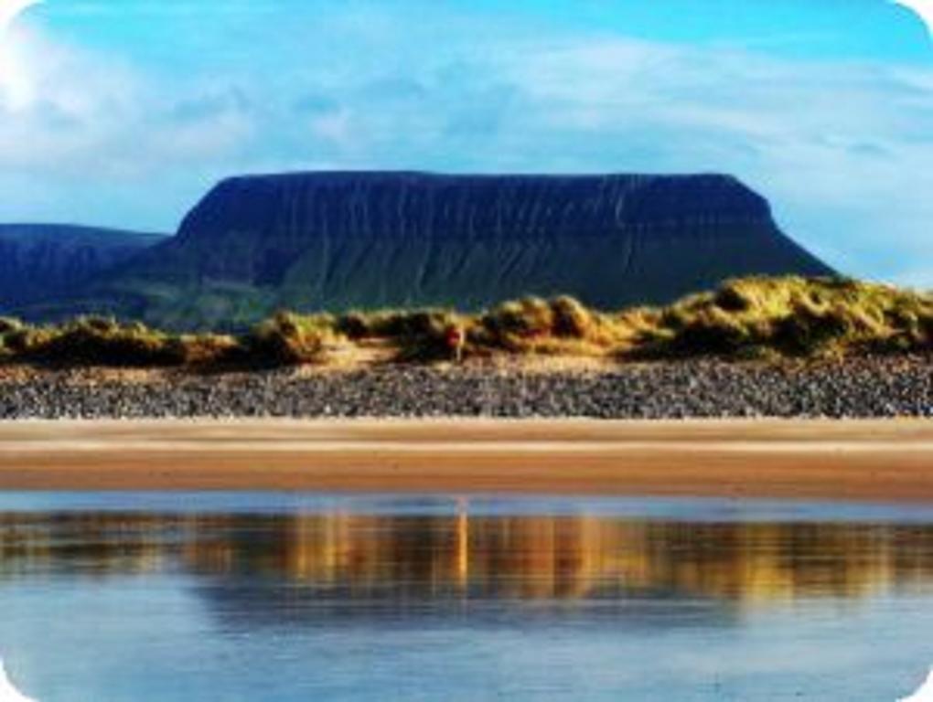 The Benwiskin Centre Ballaghnatrillick 외부 사진